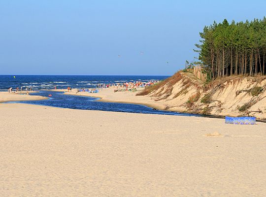 Breite Strände in der Nähe von Dębina